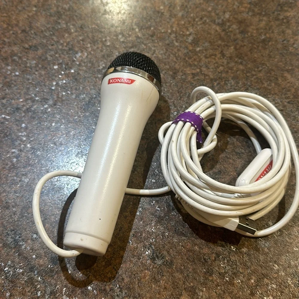 5/$25.00 Konami Logitech USB Microphone PS2 PS3 Wii XBox 360 E-UR20 White